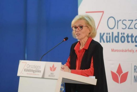 Ilyen családpolitikát képzel el az RMDSZ Nőszervezete