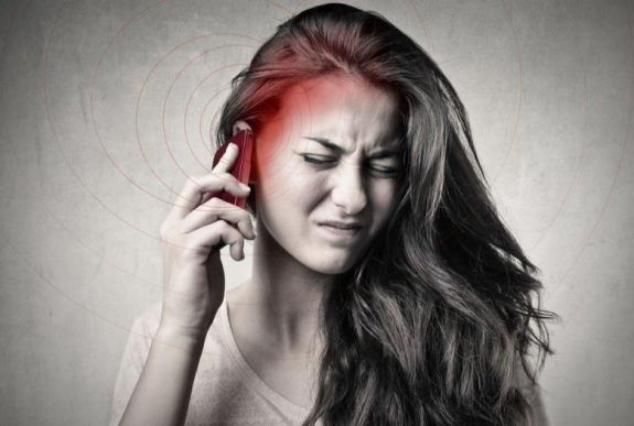 Folyamatosan rangsorolják a mobiltelefonokat a sugárzásuk szerint