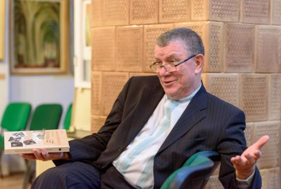 „Harminc évvel a rendszerváltás után is adósságot törlesztünk” - H. Szabó Gyula a Kriterion Kiadóról