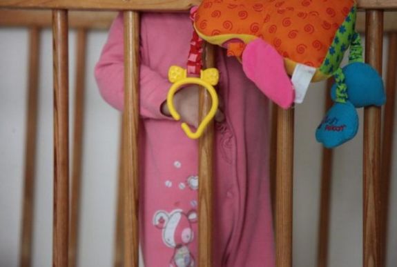 „A gyermek érdekét kell nézni” – több pontban megkönnyítenék az örökbefogadást