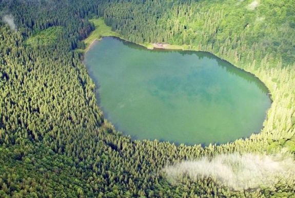 Vészesen romlik a Szent Anna-tó vízminősége. Van megoldás?