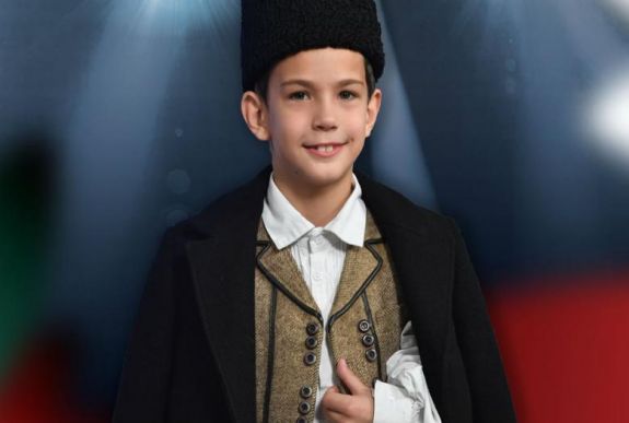 Erdélyi versenyző is színpadra lép a Fölszállott a páva döntőjében