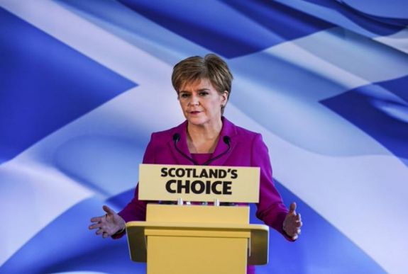 Skócia hivatalosan felszólította a brit kormányt az újabb függetlenségi népszavazás lehetővé tételére