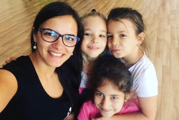 „Az éneklés volt, ami először a magyar nyelvvel összekötött” - Tímár Karina csángó néprajzossal beszélgettünk