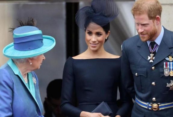 A brit uralkodó nehéz szívvel, de engedélyezi Harry és felesége önállósodását
