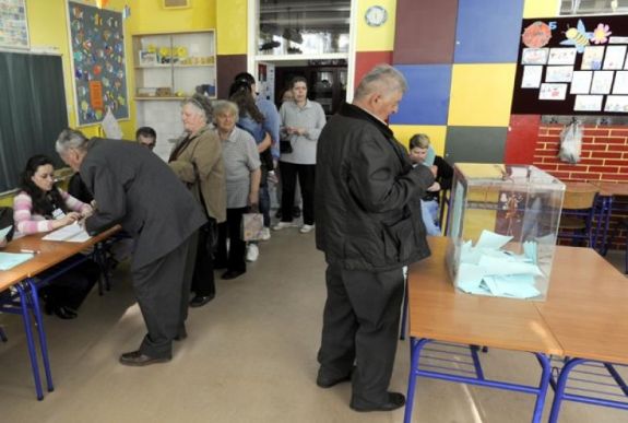 Csökkenthetik a parlamenti bejutási küszöböt Szerbiában