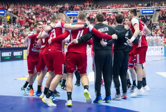 Férfi kézi-Eb: középdöntőbe jutott az Izlandot is megverő a magyar csikócsapat