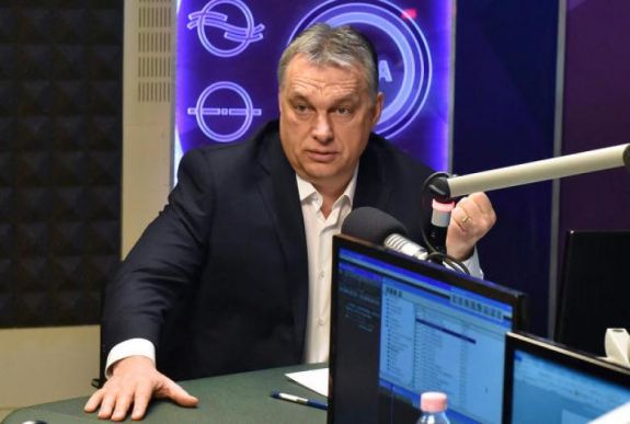 Orbán Viktor: egy centiméterre voltunk, hogy kilépjünk az Európai Néppártból
