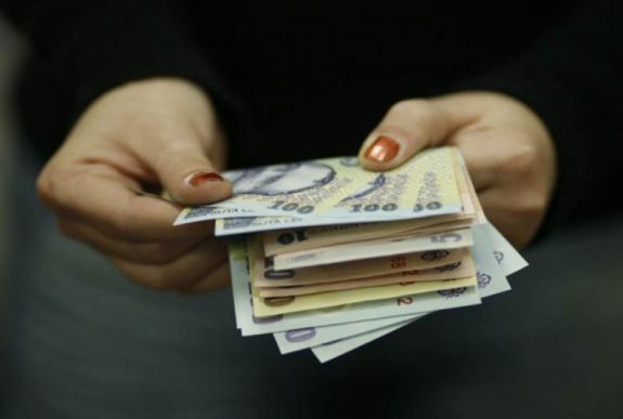 Közgazdászok szerint nem lesz pénz a nyugdíjak és a gyermekpénz emelésére idén