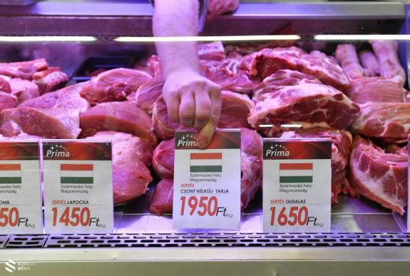 Bogdán Tibor: Disznóhús – és trikolór