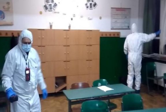 Tetemes bírságot kapott az aradi német iskola gyerekeit megfertőző cég