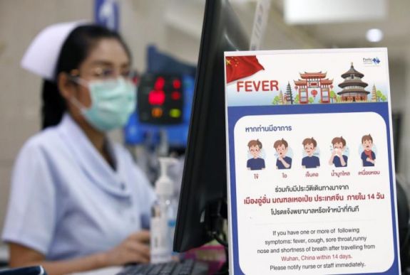 Infektológus szerint valószínűleg nehezen terjed emberről emberre az új koronavírus