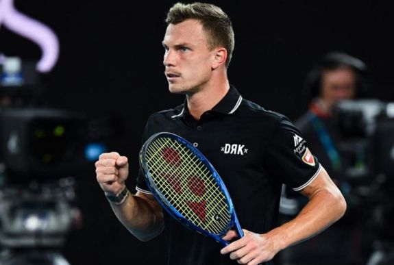 Australian Open: Fucsovics szettelőnyről kikapott Federertől
