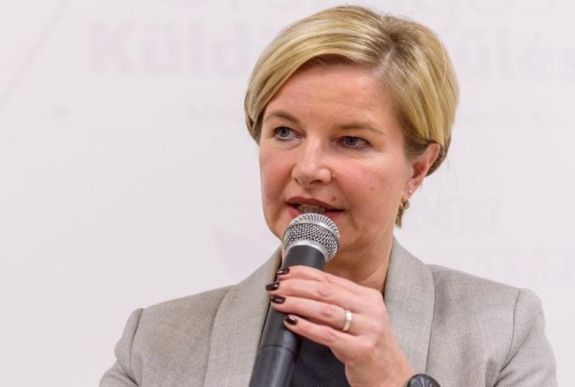 Hegedüs Csilla: az RMDSZ támogatja a bizalmatlansági indítványt