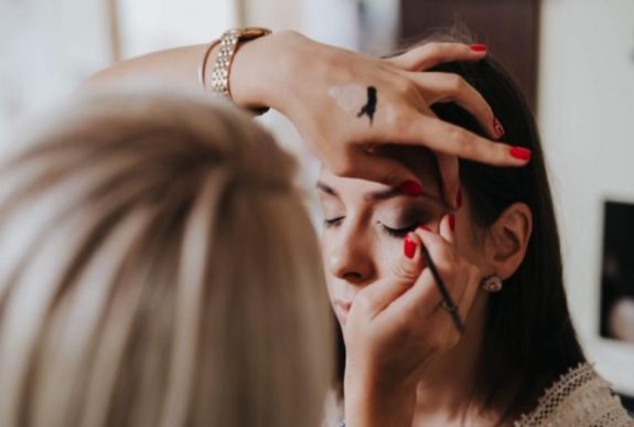 Milyen legyen a farsangi és a báli smink? Györgyicze Anna sminkmestert kérdeztük