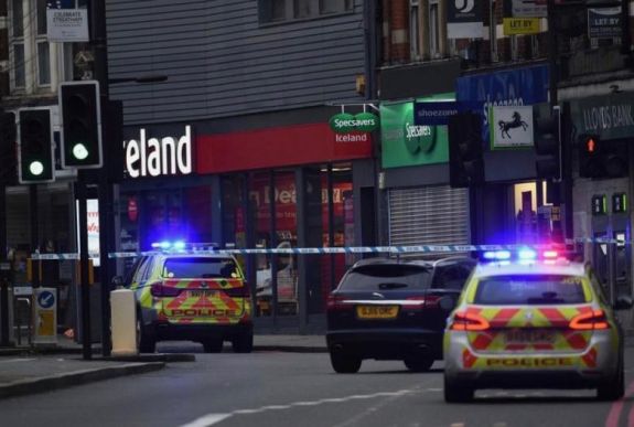 FRISSÍTVE - „Terrorizmushoz kötődő” támadás volt vasárnap Londonban