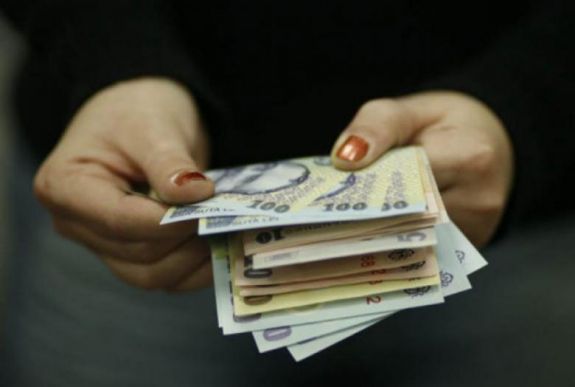 Elutasította a szenátus a gyermekpénz megduplázásának elhalasztását előíró tervezetet