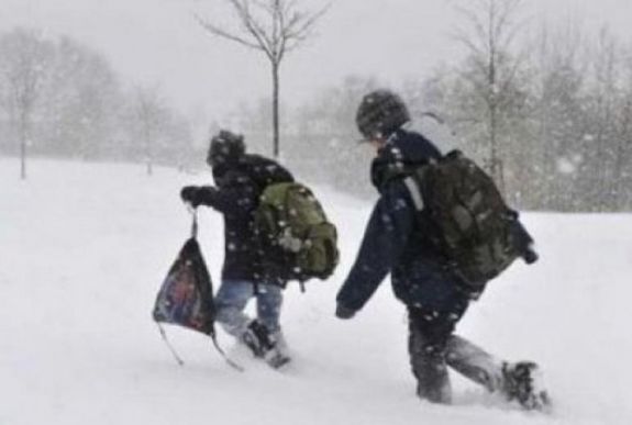 Hargita megyében is bezárnak iskolákat a hóviharok miatt