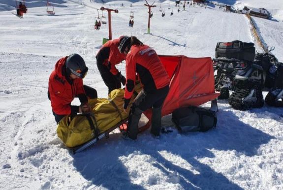 Januárban 1716 bajbajutott emberen segítettek a  hegyimentők