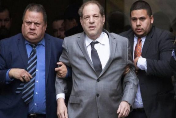 Bűnösnek találta az esküdtszék Harvey Weinsteint