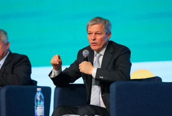 Az alkotmány reformját sürgeti Dacian Cioloş