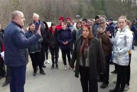 Koronavírus-pánik: fejszét ragadtak egy Argeș megyei község lakói