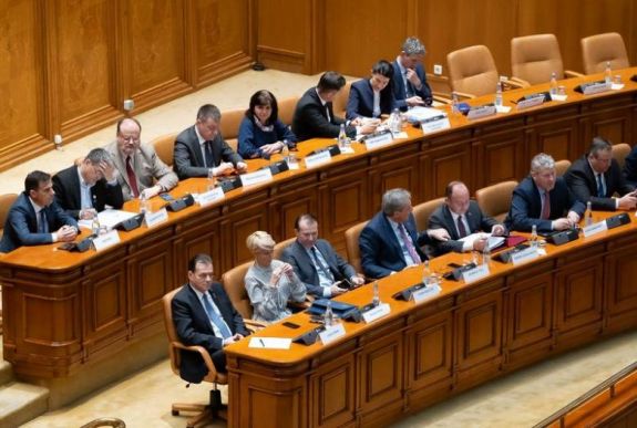 FRISSÍTVE – Benyújtotta a parlamentbe programját és a kormánynévsort Florin Cîţu