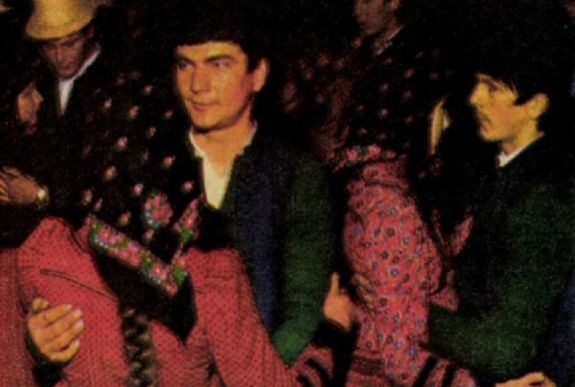 Évszázadok hírei: amikor 1990 tavaszán újraindultak a korábban betiltott táncházak Erdélyben