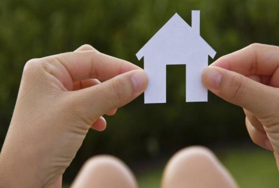 Megszavazták: módosul az Első ház program 