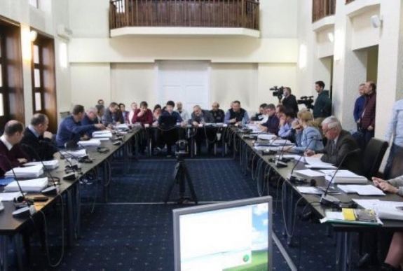 Házi karanténba kerülhetnek a marosvásárhelyi önkormányzati képviselők 