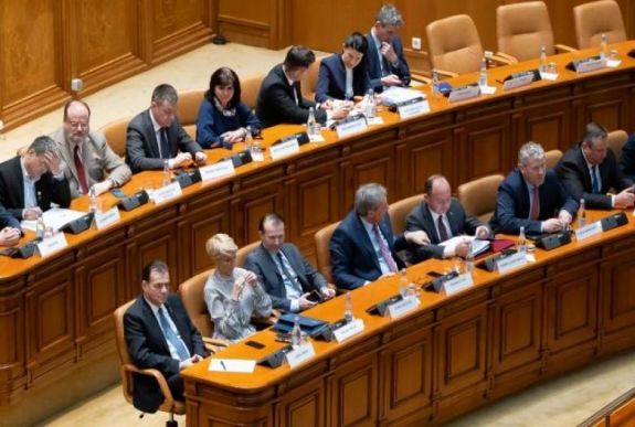 Koronavírus: nem fertőzöttek a kormány tagjai