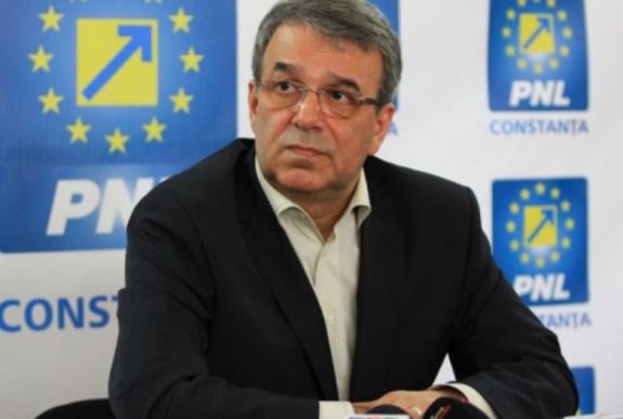 Eljárás indult a koronavírussal fertőzött szenátor ügyében