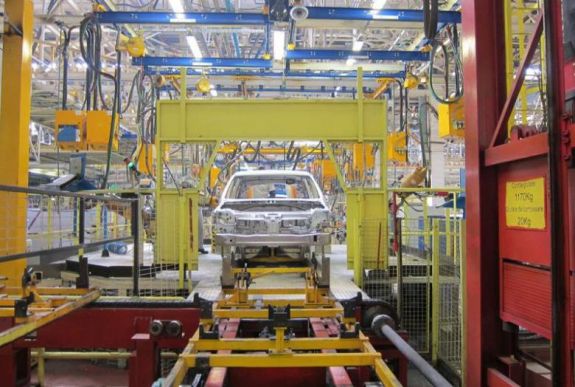 A Mioveni-i gyárban is felfüggesztik a Dacia autók gyártását