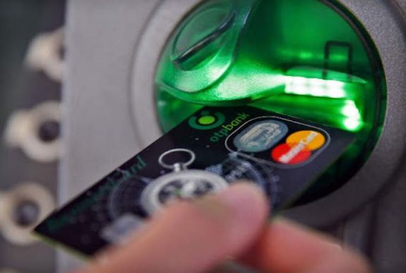 Meghosszabbítják az oktatási támogatás igénylésének leadási határidejét