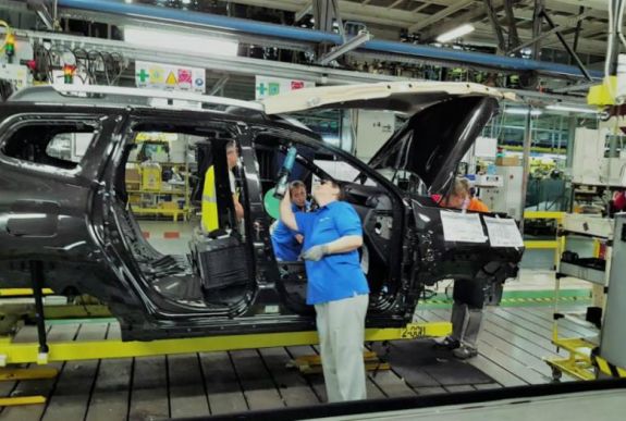 Orban: az állam fizeti a kényszerszabadságra küldött alkalmazottak juttatását