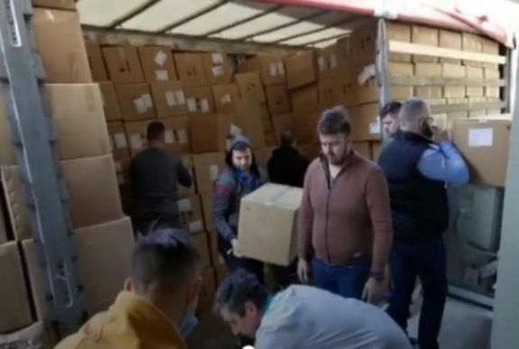 Nem volt zökkenőmentes az első maszk- és védőruhaszállítmány útja Bukarestig