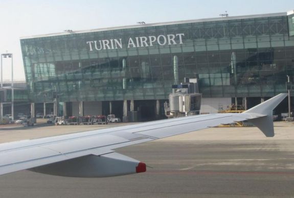 Repülővel szállítják haza az Olaszországban idénymunkát végző román állampolgárokat