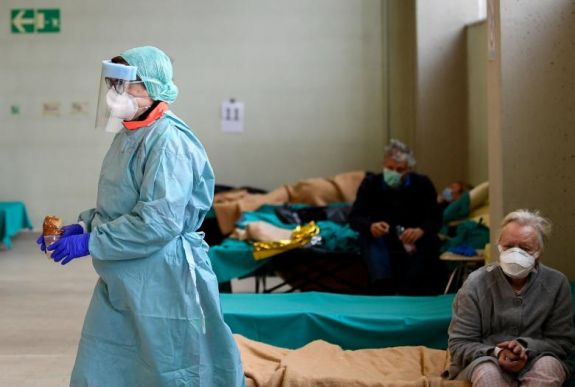 Olaszország: ismét emelkedett a koronavírus miatt elhunytak száma