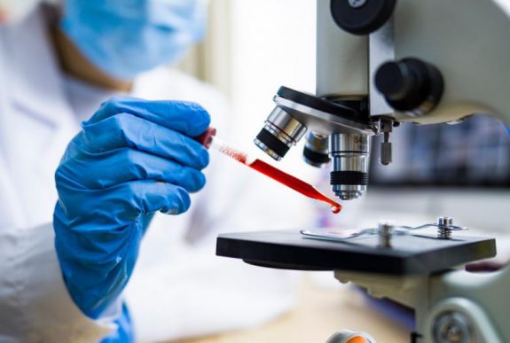 Koronavírus: a már felépült páciensek vérében lévő antitestekkel kezelnék a súlyos betegeket