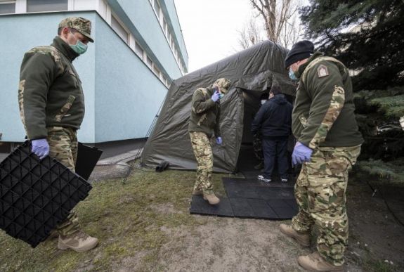 A környező országokhoz képest Magyarországon sikerült lassítani a járvány terjedését