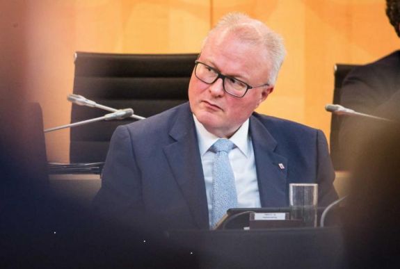 Öngyilkos lett a németországi Hessen tartomány pénzügyminisztere