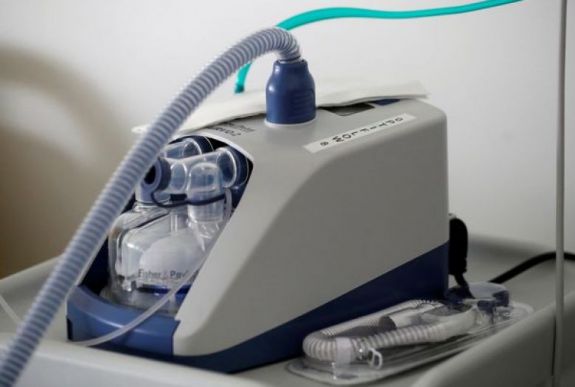 Légzéssegítő eszközt fejlesztettek egy hét alatt egy Forma 1-es csapat segítségével