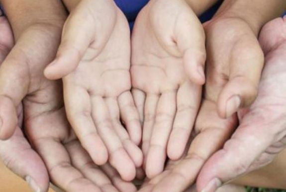 Jövedelem nélkül maradt lakosokon segítenek Sepsiszentgyörgyön