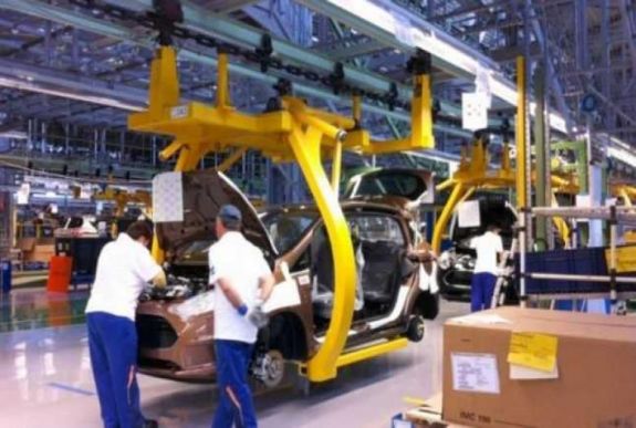 Szociális védelmi intézkedéseket tartalmazó tervezetet fogadott el a szenátus