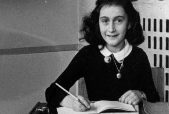Elindult Anne Frank videonaplója 