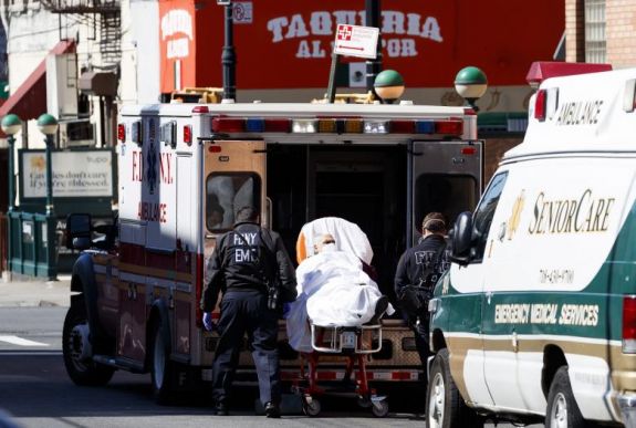 New York államban egy nap alatt kilencezerrel nőtt a diagnosztizált fertőzöttek száma