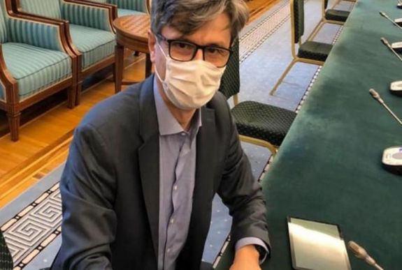 Orvosi felszerelések gyártására készül átállni az autóipar