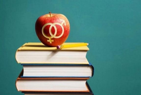 Bevezetik az egészségügyi és szexuális nevelést a romániai iskolákba