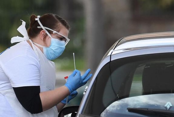 Koronavírus: egy nap alatt 684-en haltak meg Nagy-Britanniában