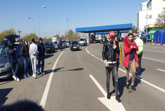 A hétvégén is torlódás alakult ki a nagylaki magyar-román határátkelőnél 